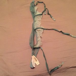 Lace garter, never worn, tags on, XS/S